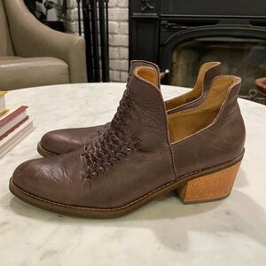 Latigo Anthropologie Kick Soft Leather Woven Western Espresso Booties Size 8.5